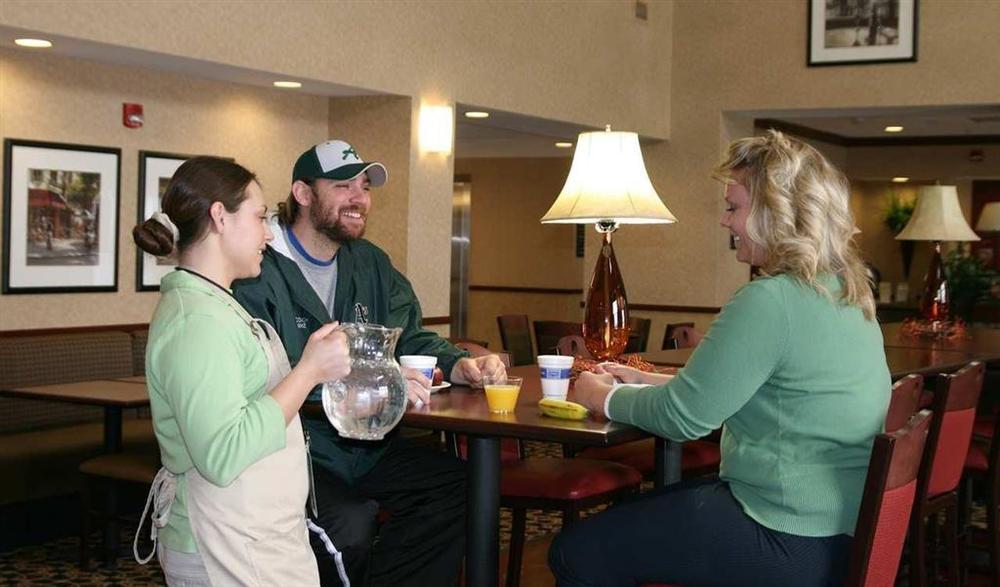 Hampton Inn & Suites Toledo-Perrysburg Rossford Ресторан фото